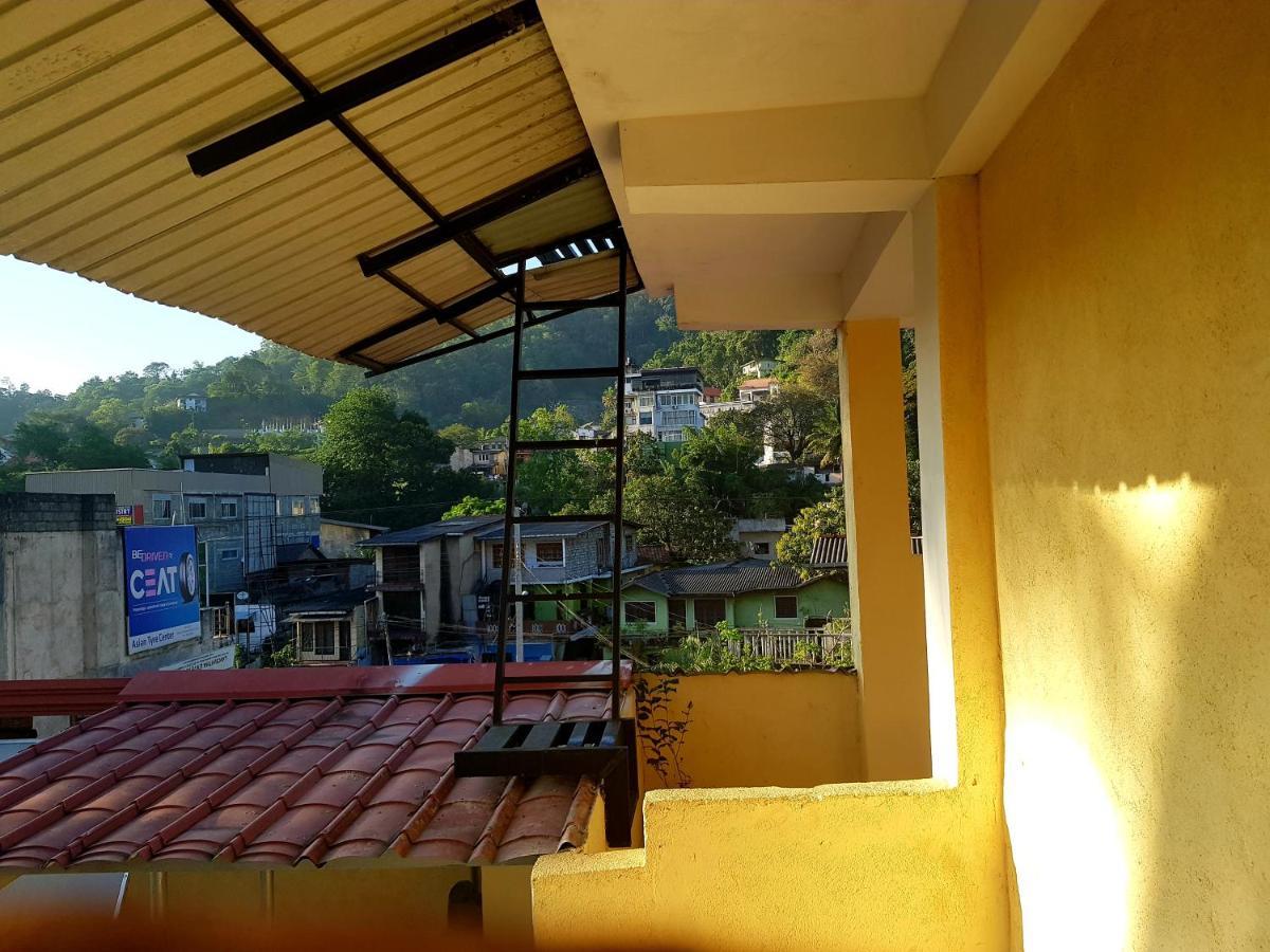 Mount View Inn Канди Экстерьер фото